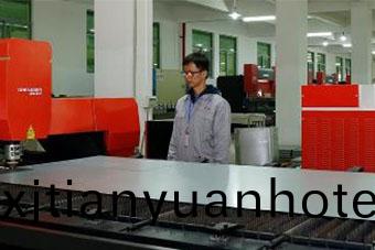 激光(guang)切割車(chē)間