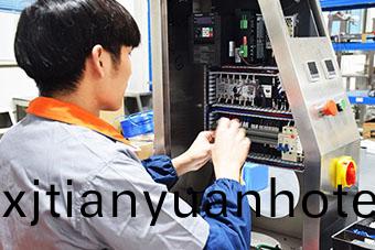 包(bao)裝(zhuang)機(jī)械設(shè)(she)備車(chē)(che)間(jian)
